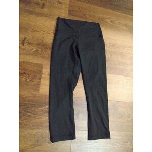 Women's Lululemon Yoga Leggings 3/4 Size 6 Black Athletic Pants inseam 22